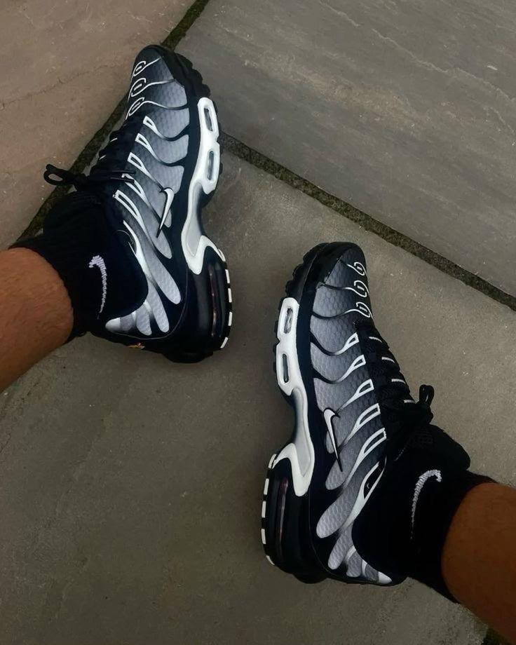 Nike Air Max Plus Black Grey Fade