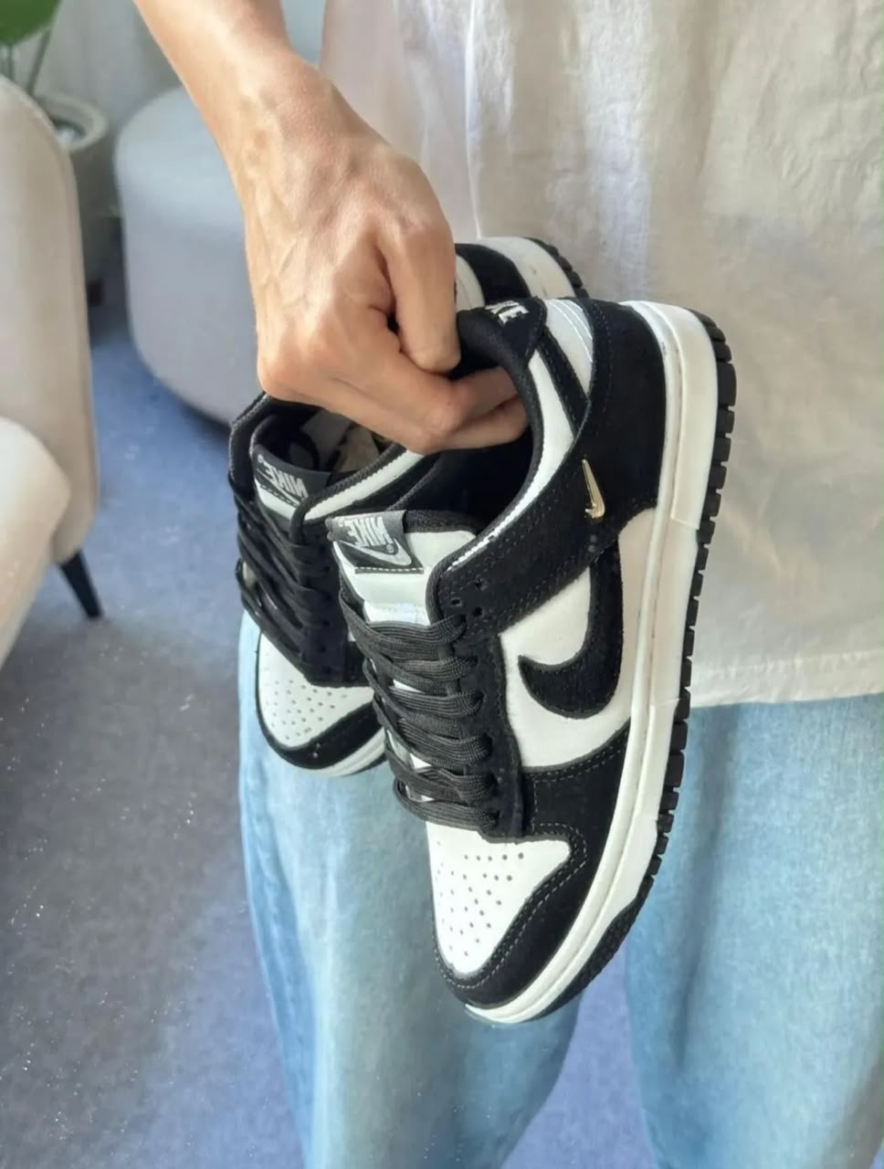 Nike Dunk Low Panda Suede